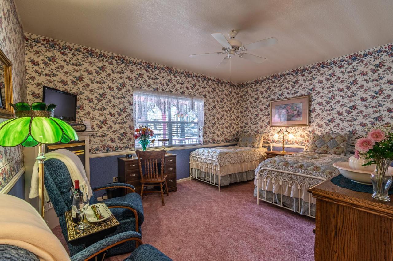 Apples Bed And Breakfast Inn Биг Беър Лейк Екстериор снимка