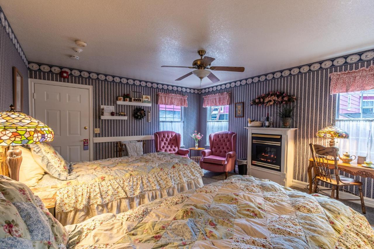 Apples Bed And Breakfast Inn Биг Беър Лейк Екстериор снимка