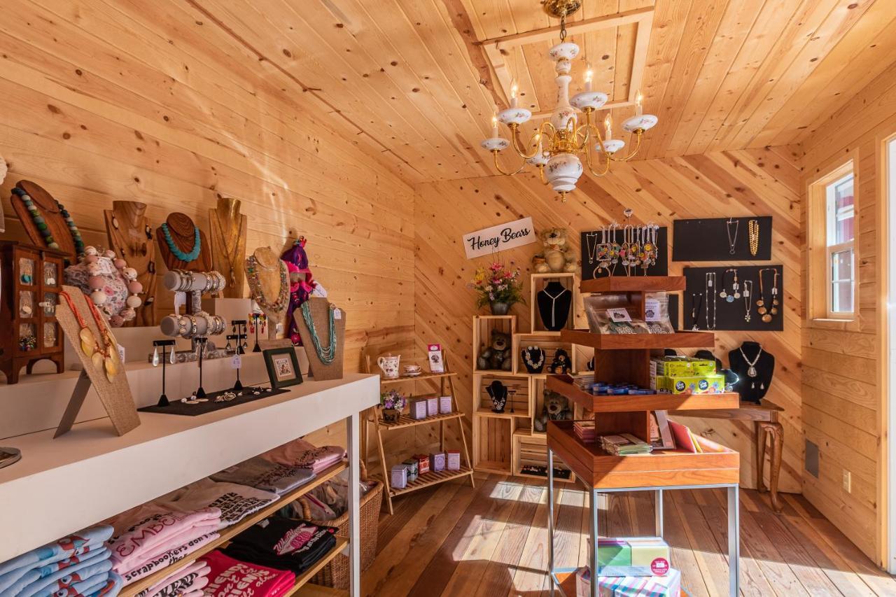 Apples Bed And Breakfast Inn Биг Беър Лейк Екстериор снимка