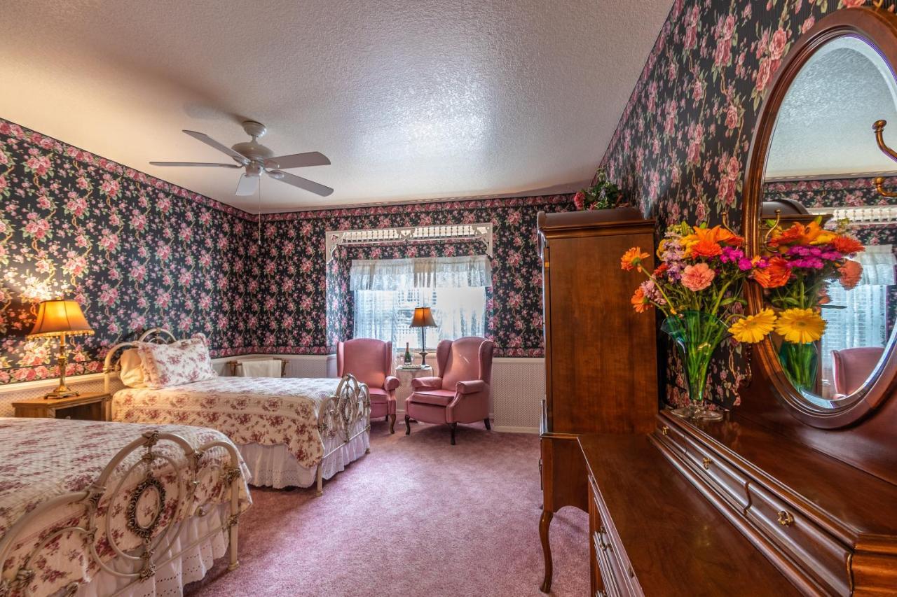 Apples Bed And Breakfast Inn Биг Беър Лейк Екстериор снимка