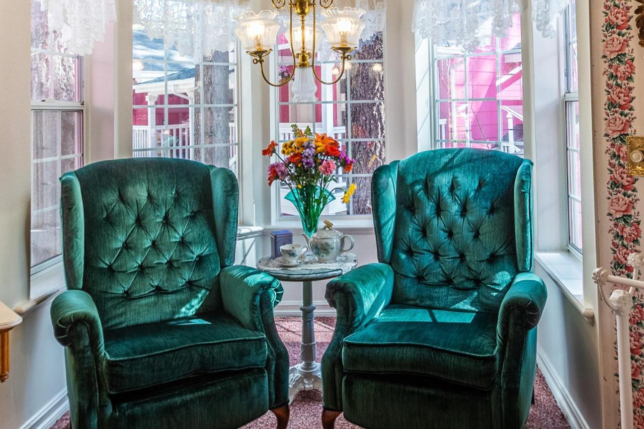 Apples Bed And Breakfast Inn Биг Беър Лейк Екстериор снимка