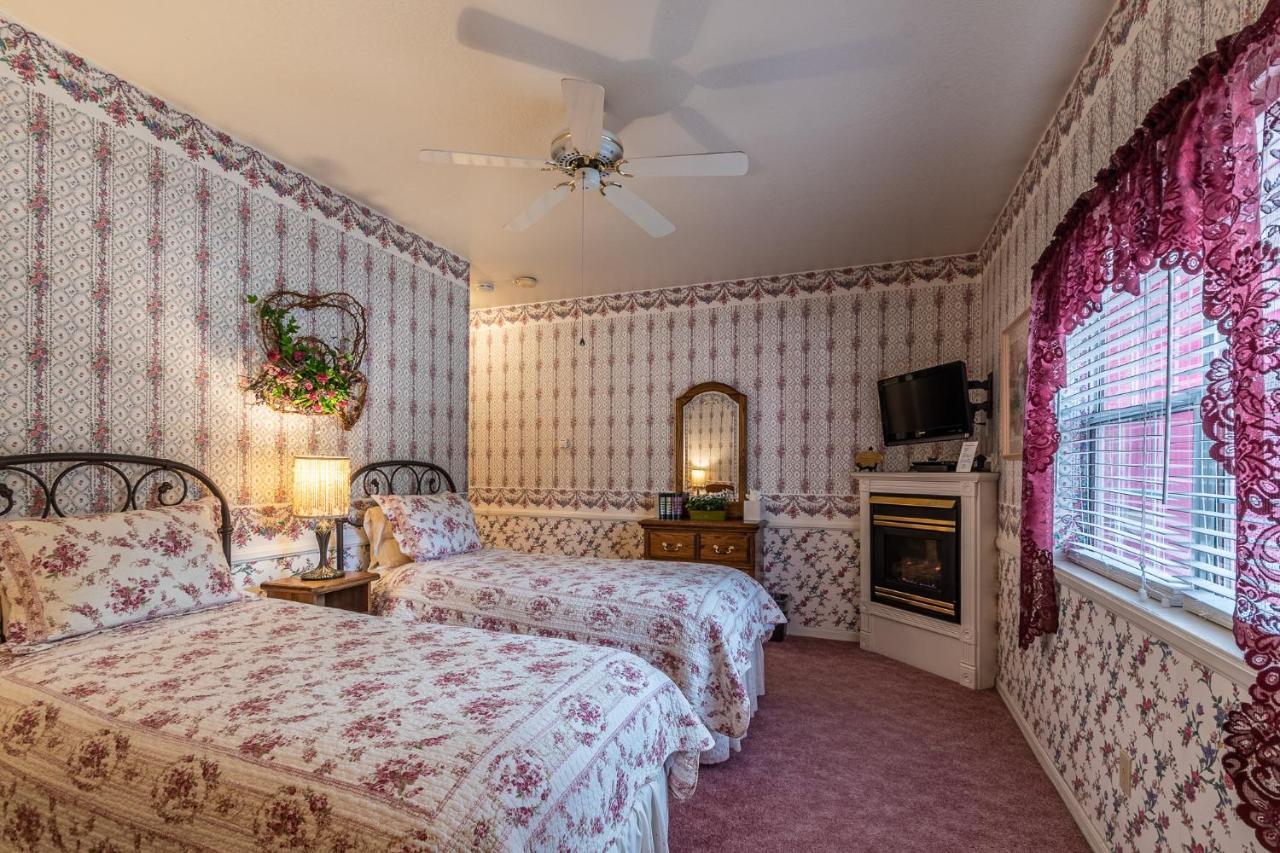 Apples Bed And Breakfast Inn Биг Беър Лейк Екстериор снимка