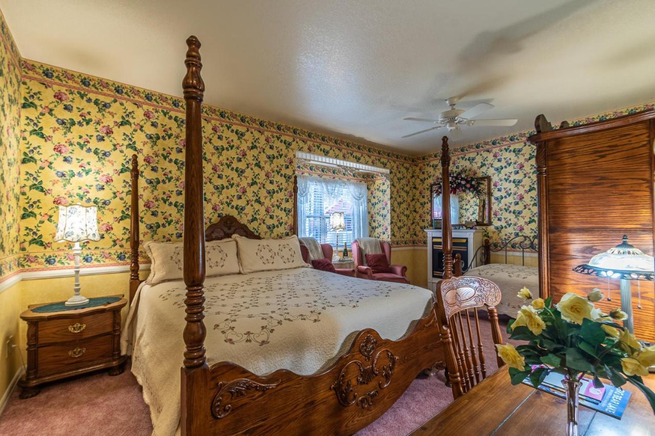 Apples Bed And Breakfast Inn Биг Беър Лейк Екстериор снимка