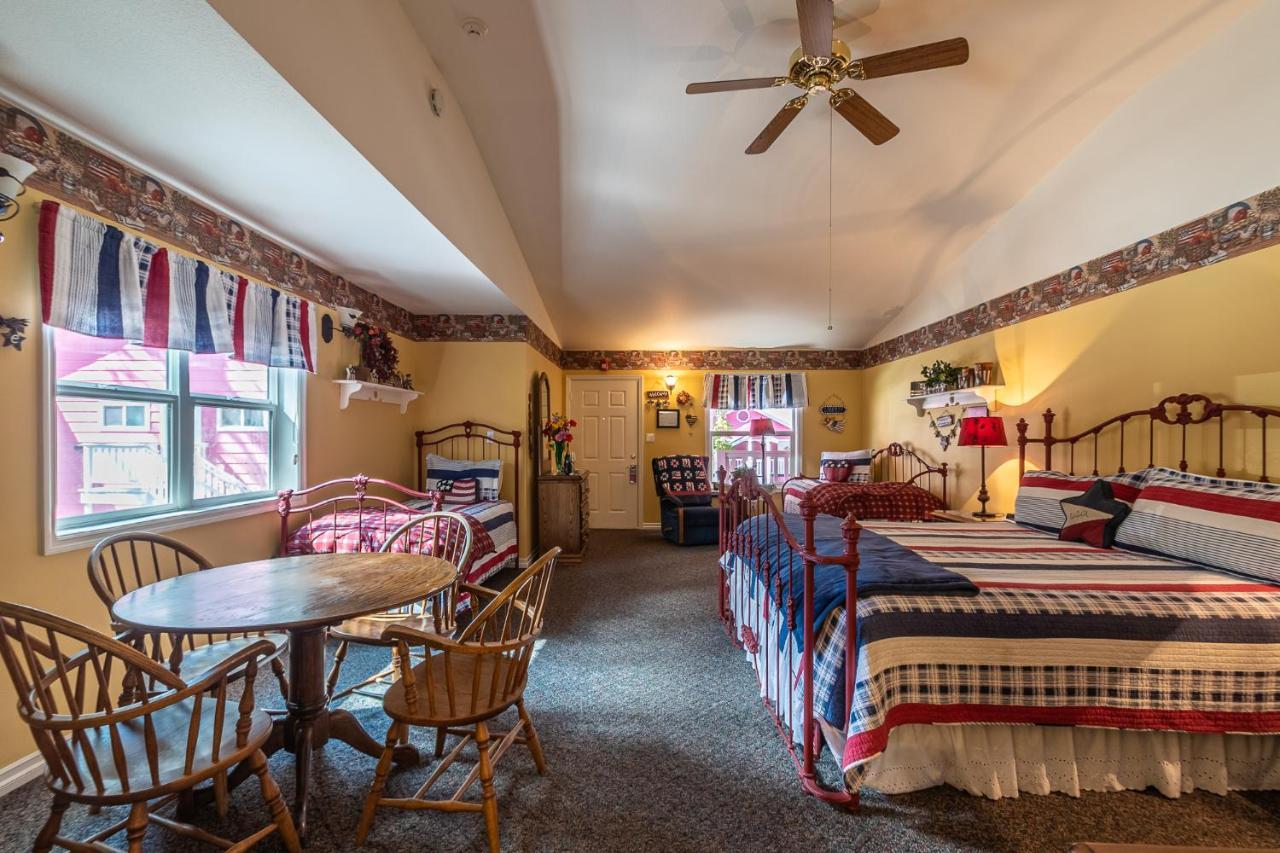 Apples Bed And Breakfast Inn Биг Беър Лейк Екстериор снимка