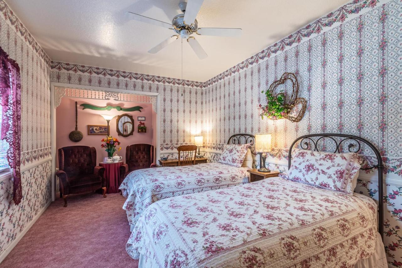 Apples Bed And Breakfast Inn Биг Беър Лейк Екстериор снимка