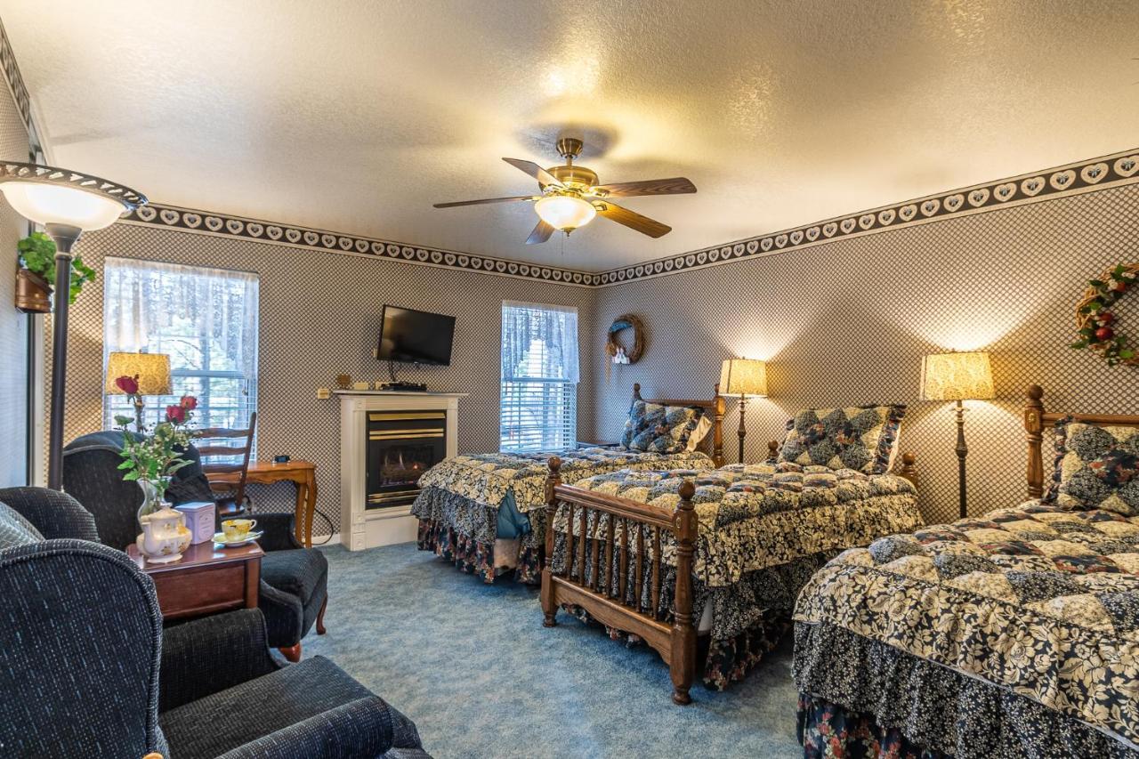Apples Bed And Breakfast Inn Биг Беър Лейк Екстериор снимка
