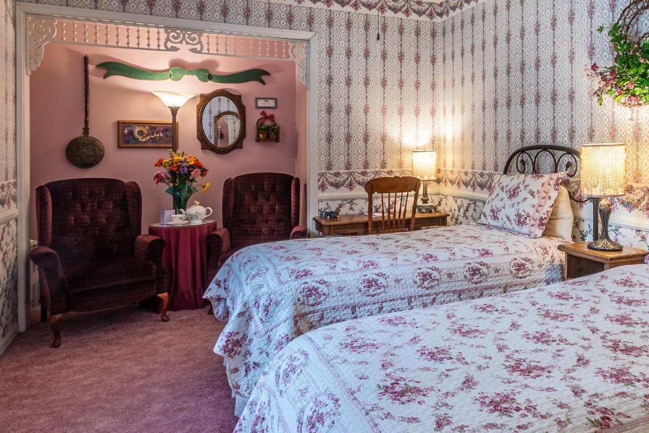 Apples Bed And Breakfast Inn Биг Беър Лейк Екстериор снимка