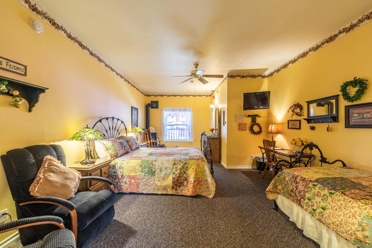 Apples Bed And Breakfast Inn Биг Беър Лейк Екстериор снимка