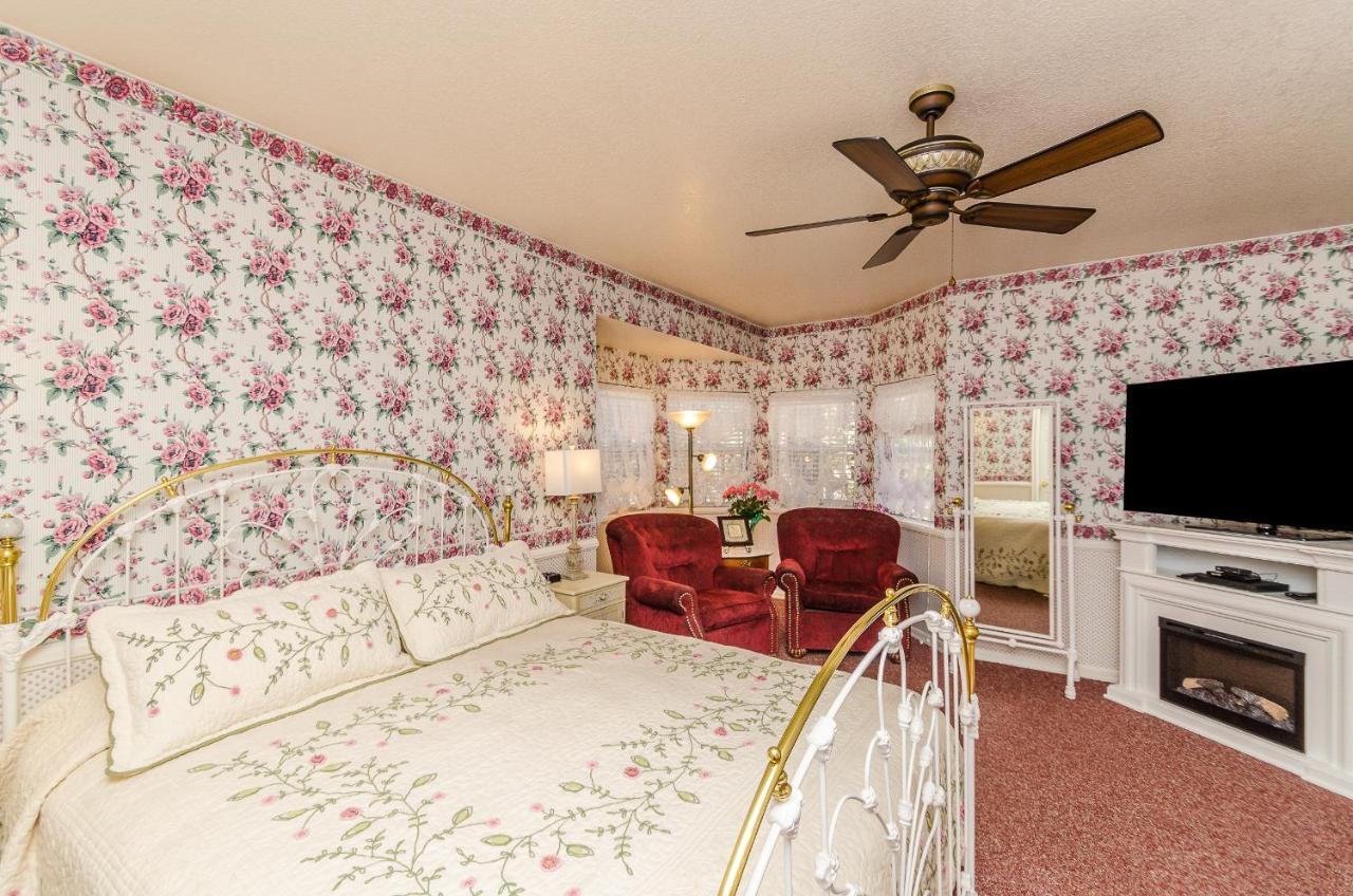 Apples Bed And Breakfast Inn Биг Беър Лейк Екстериор снимка